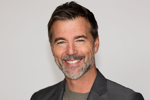 What’s The Difference Between Dental Bonding And Veneers?